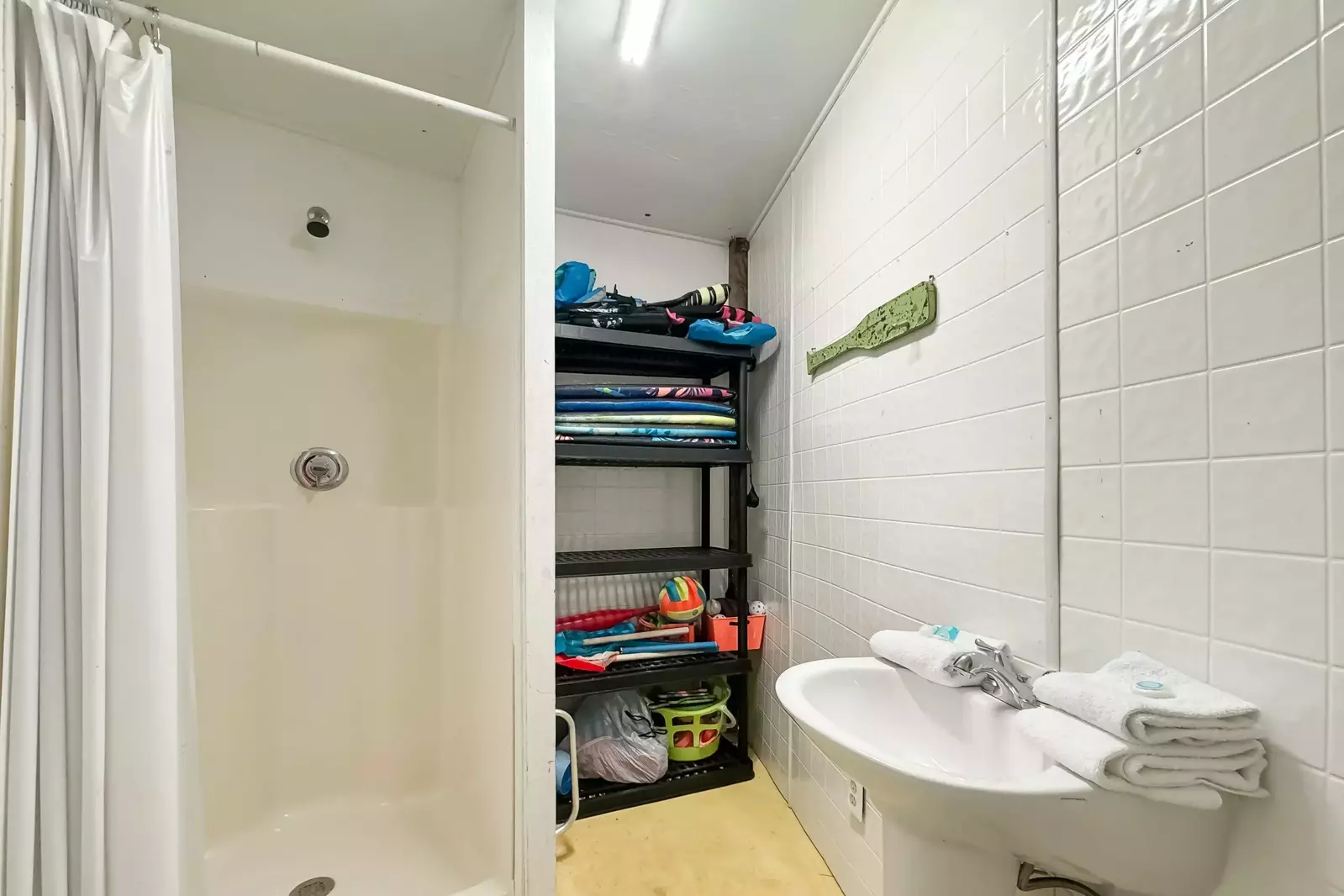 Round House Retreat on the Bay