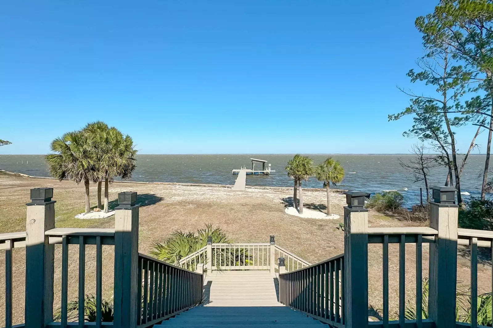 Round House Retreat on the Bay