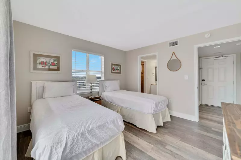 Surfside Shores 1306