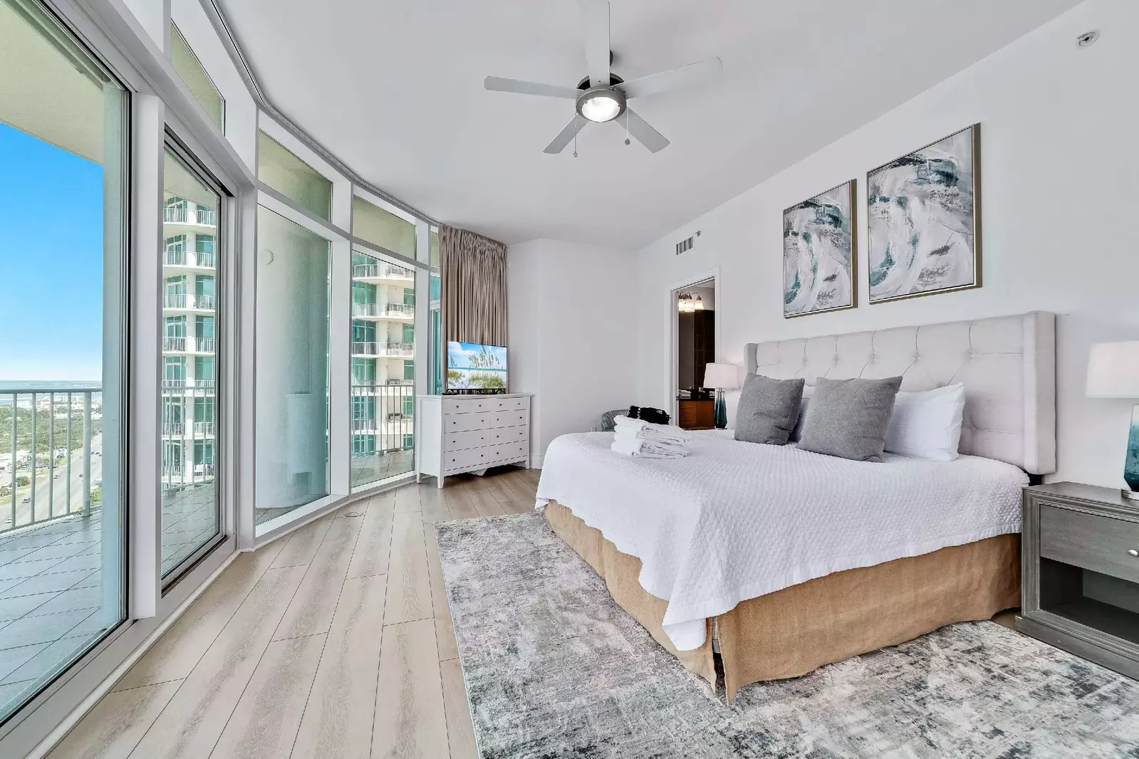 Turquoise Place D2001