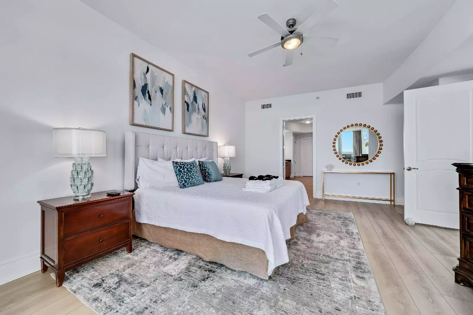 Turquoise Place D2001