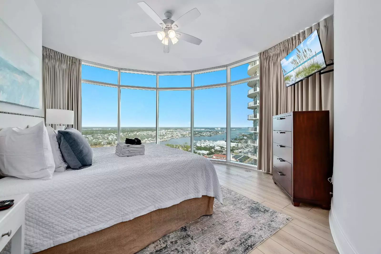 Turquoise Place D2001