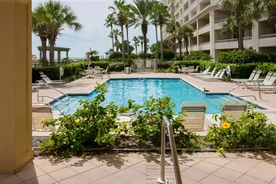 Beach Club C-102