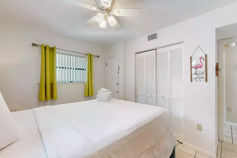 Seaside Beach and Racquet 3201