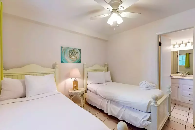 Seaside Beach and Racquet 3201