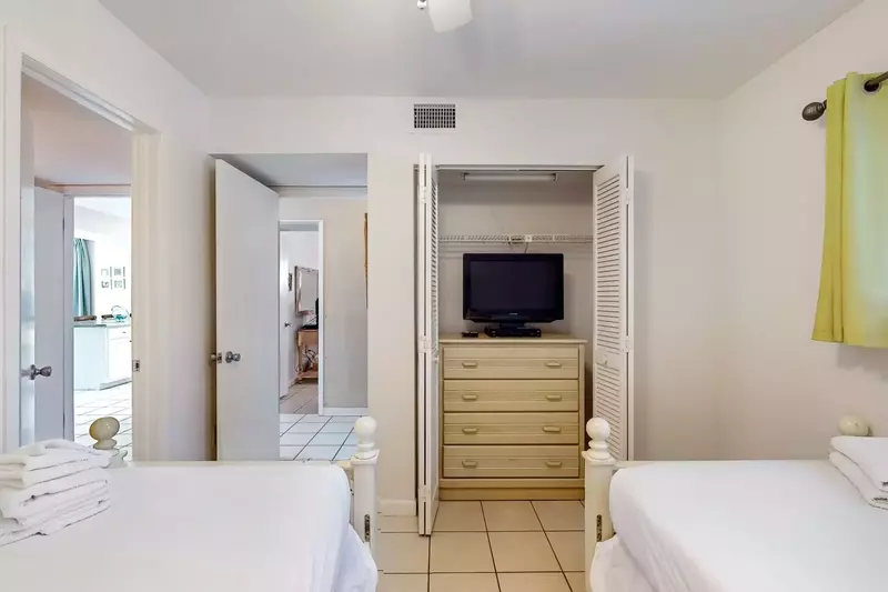 Seaside Beach and Racquet 3201