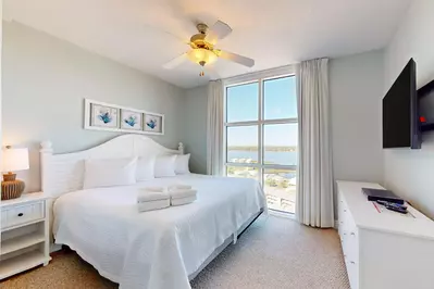 Crystal Shores West 1101