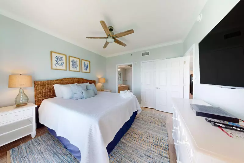 Crystal Shores West 1101