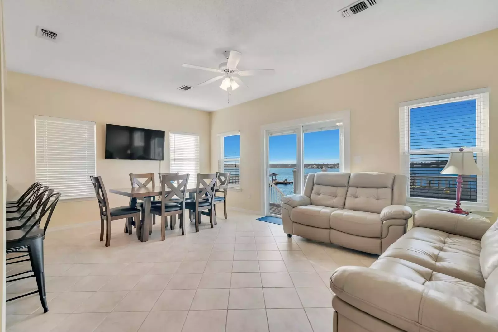 The Lazy Pelican West