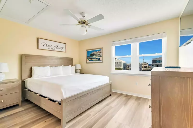 The Lazy Pelican West