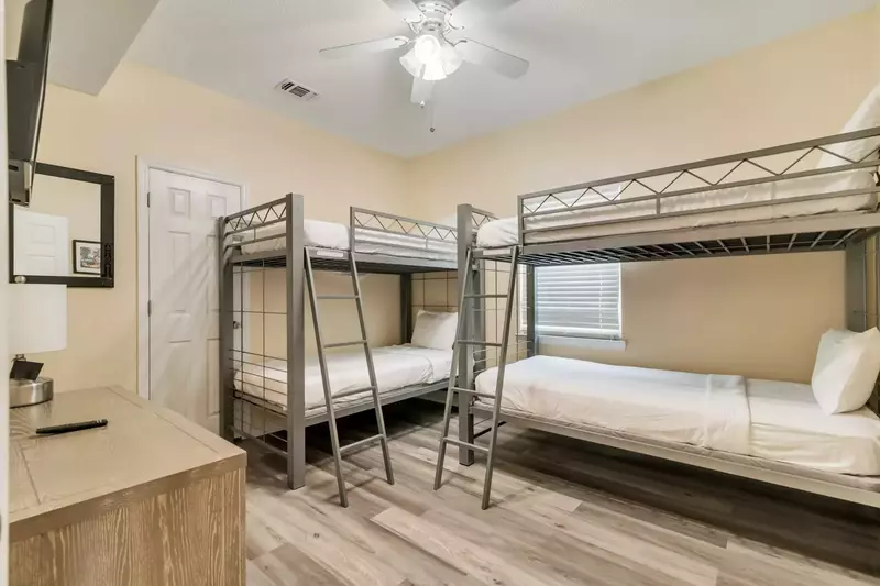 The Lazy Pelican West