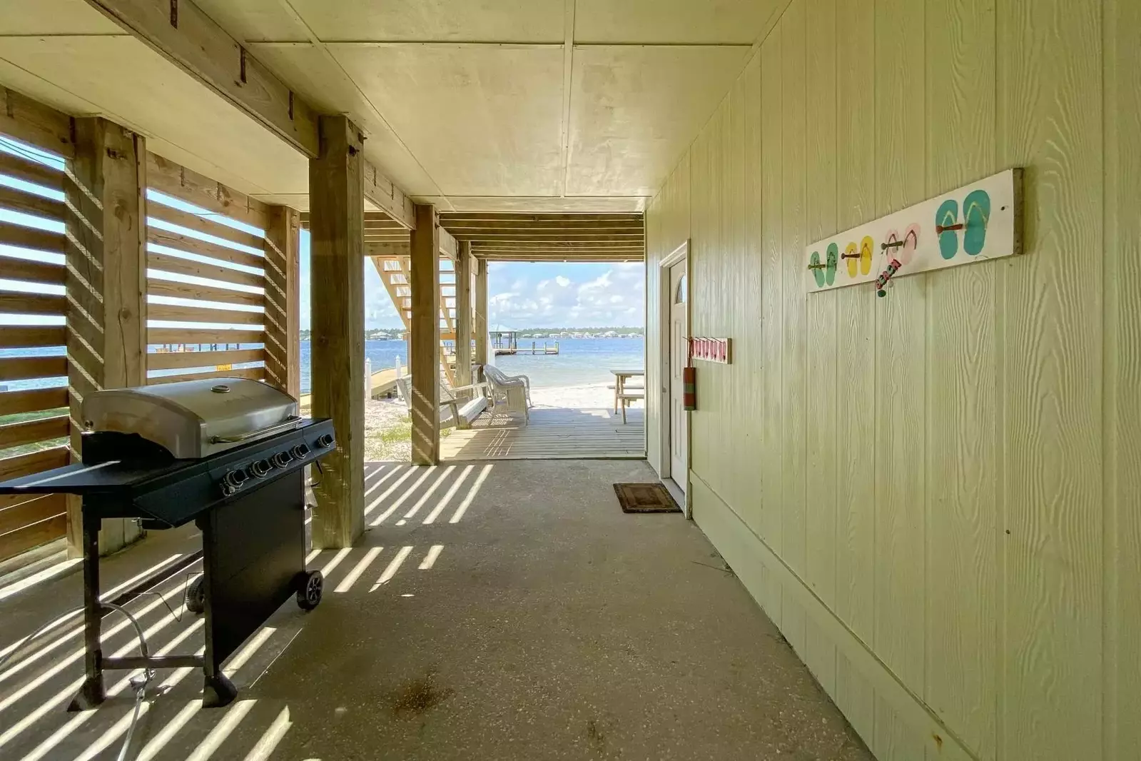 The Lazy Pelican West