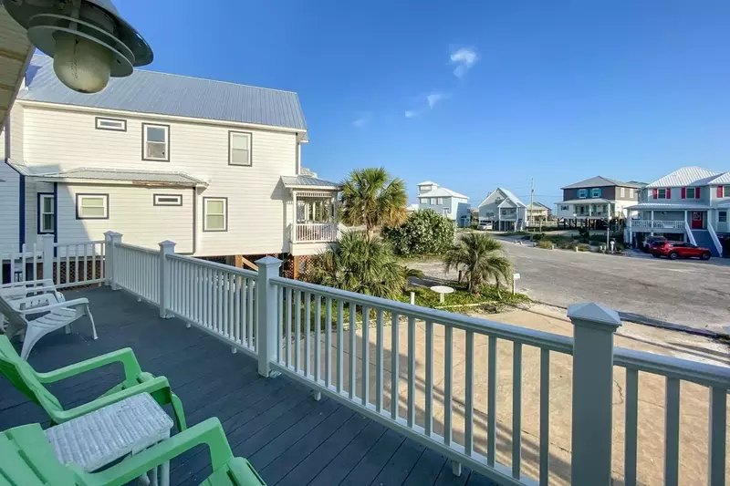 The Lazy Pelican West