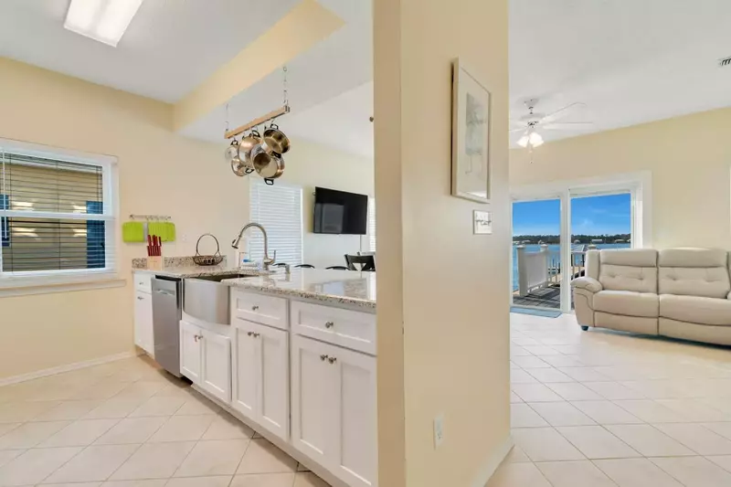 The Lazy Pelican West