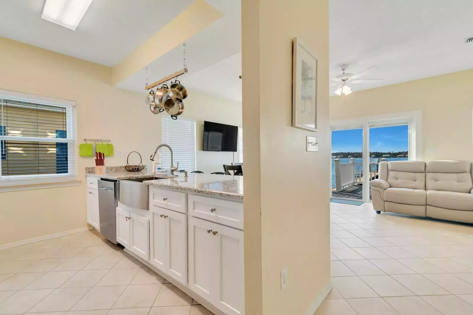 The Lazy Pelican West