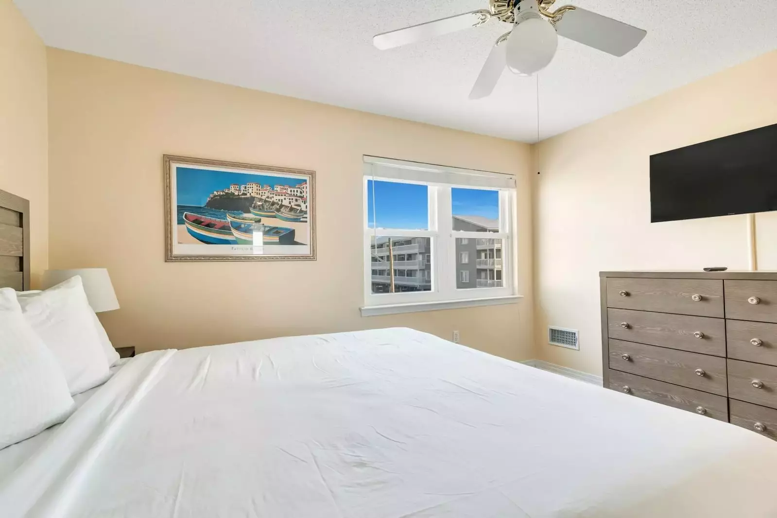 The Lazy Pelican West