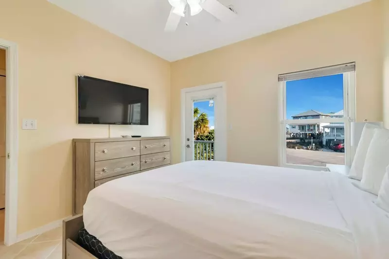 The Lazy Pelican West