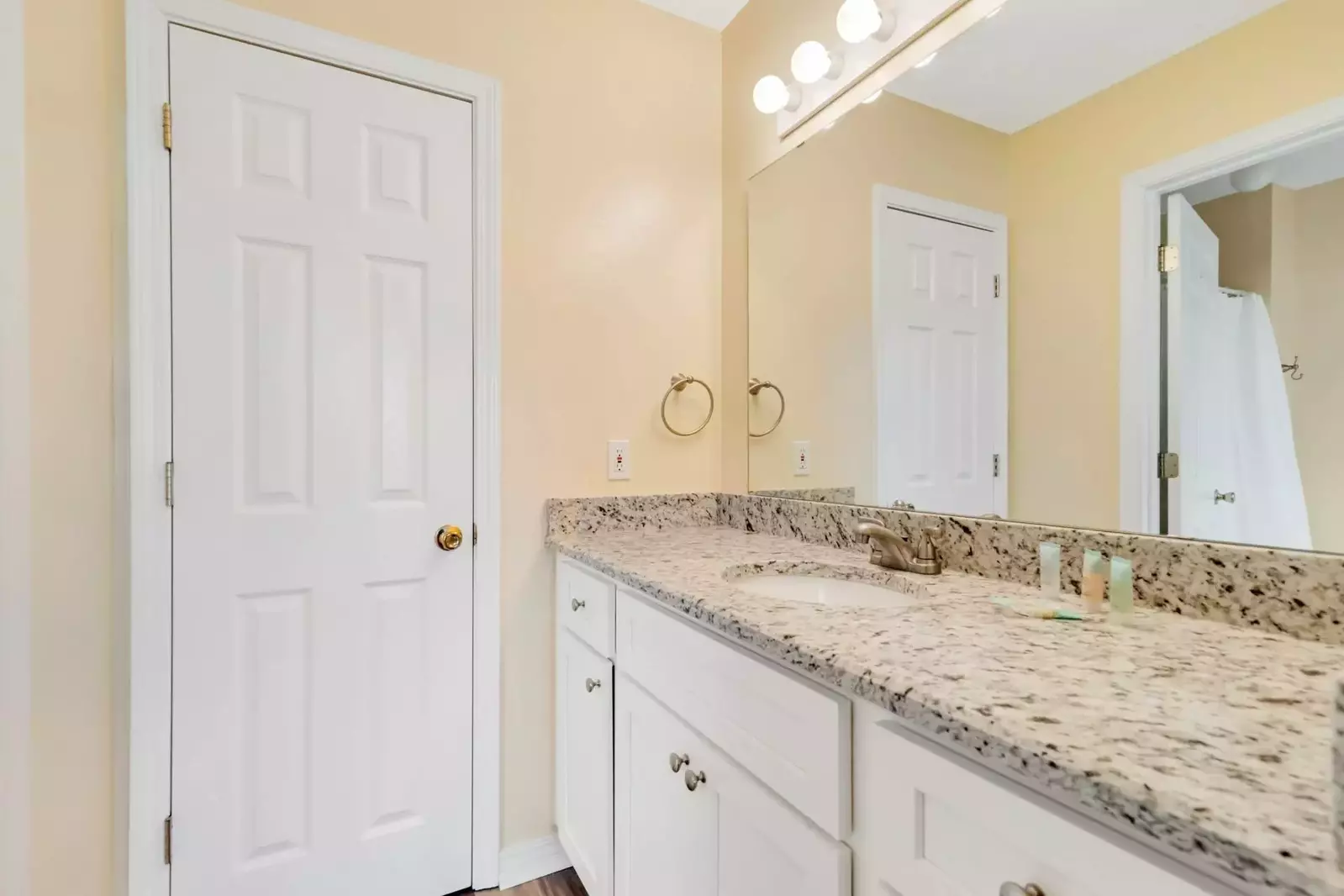 The Lazy Pelican West