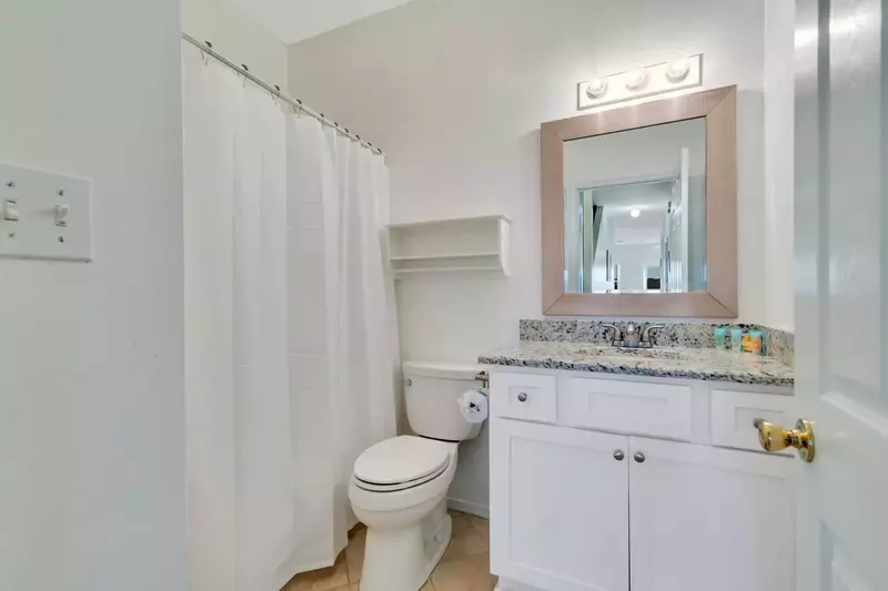 The Lazy Pelican West