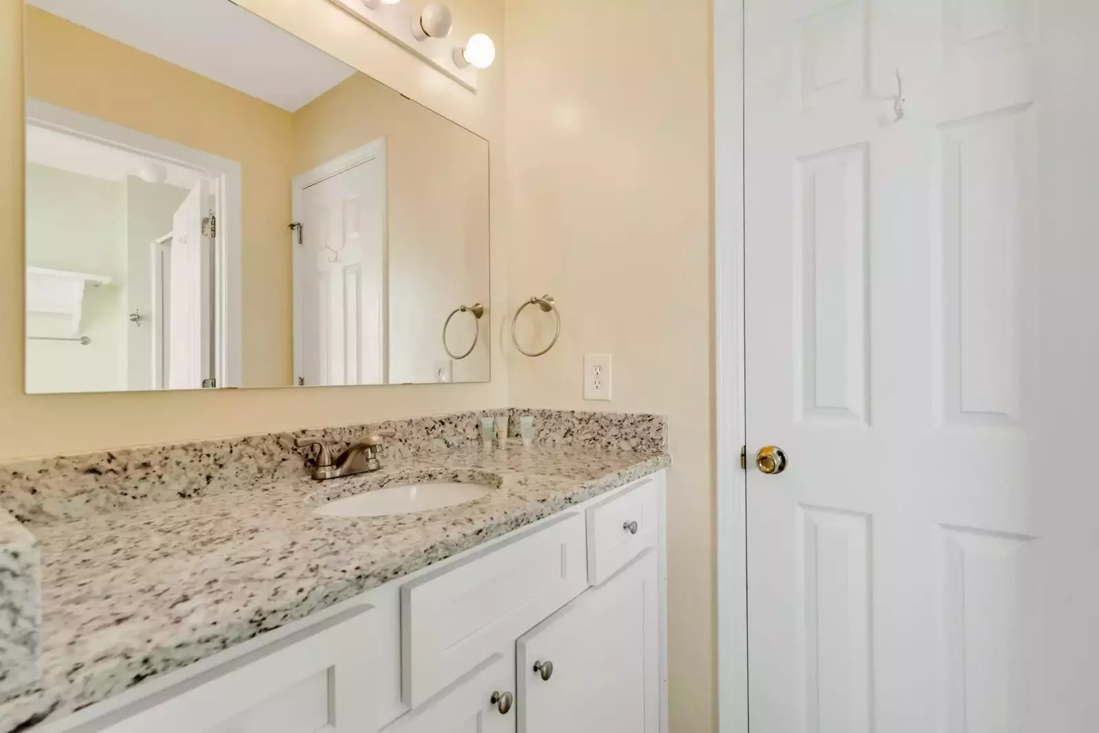 The Lazy Pelican West