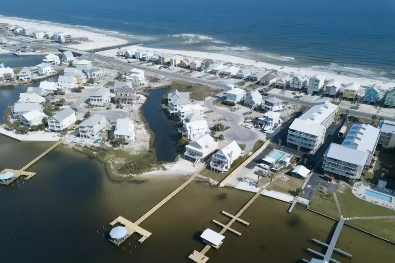 The Lazy Pelican West