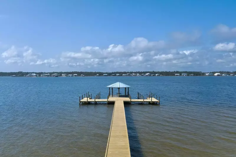 The Lazy Pelican West