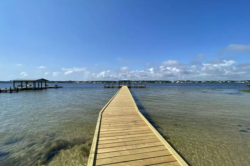 The Lazy Pelican West