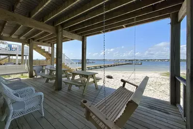 The Lazy Pelican East