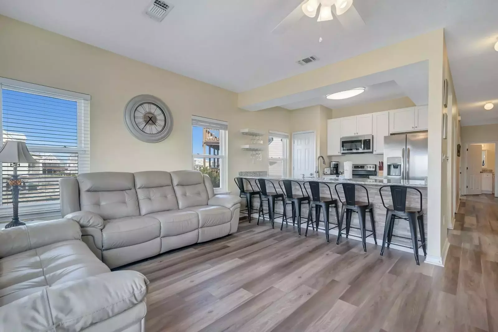 The Lazy Pelican East