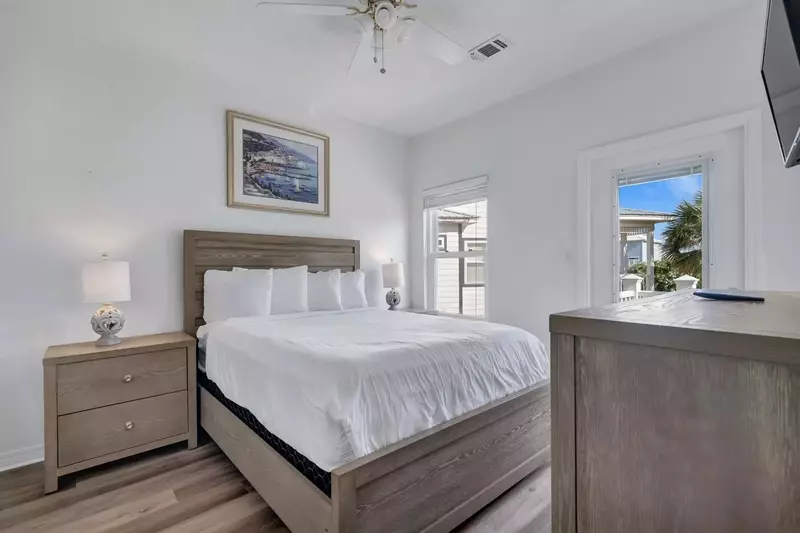 The Lazy Pelican East