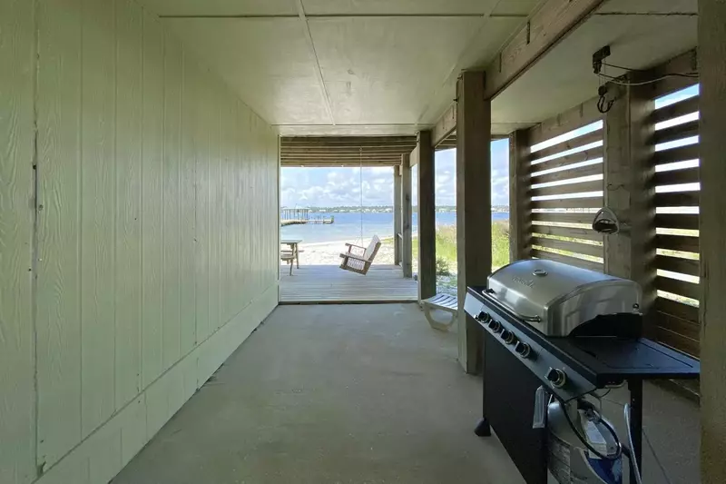 The Lazy Pelican East