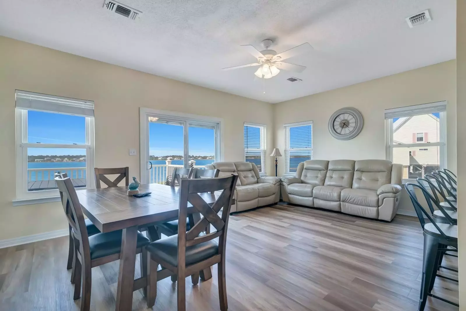 The Lazy Pelican East