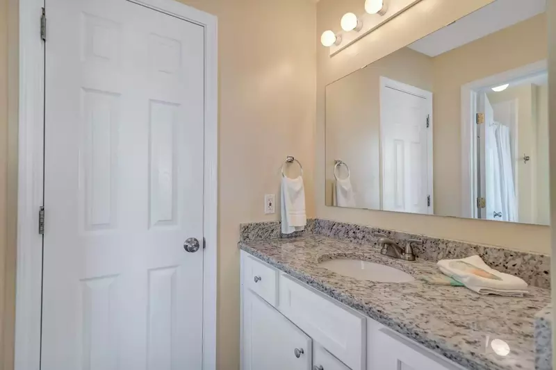 The Lazy Pelican East