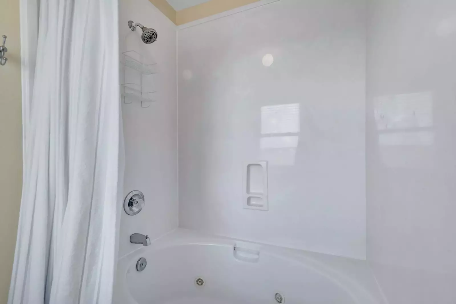 The Lazy Pelican East