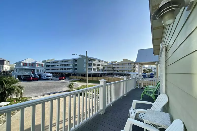 The Lazy Pelican East