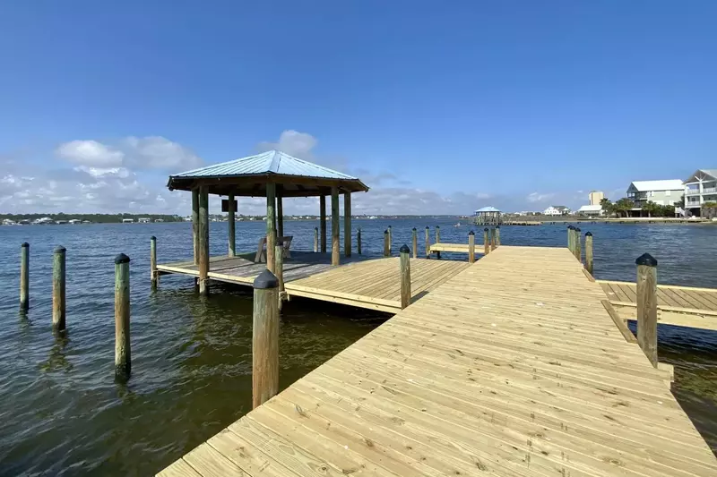 The Lazy Pelican East