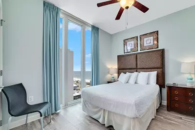 Lagoon Tower 1402