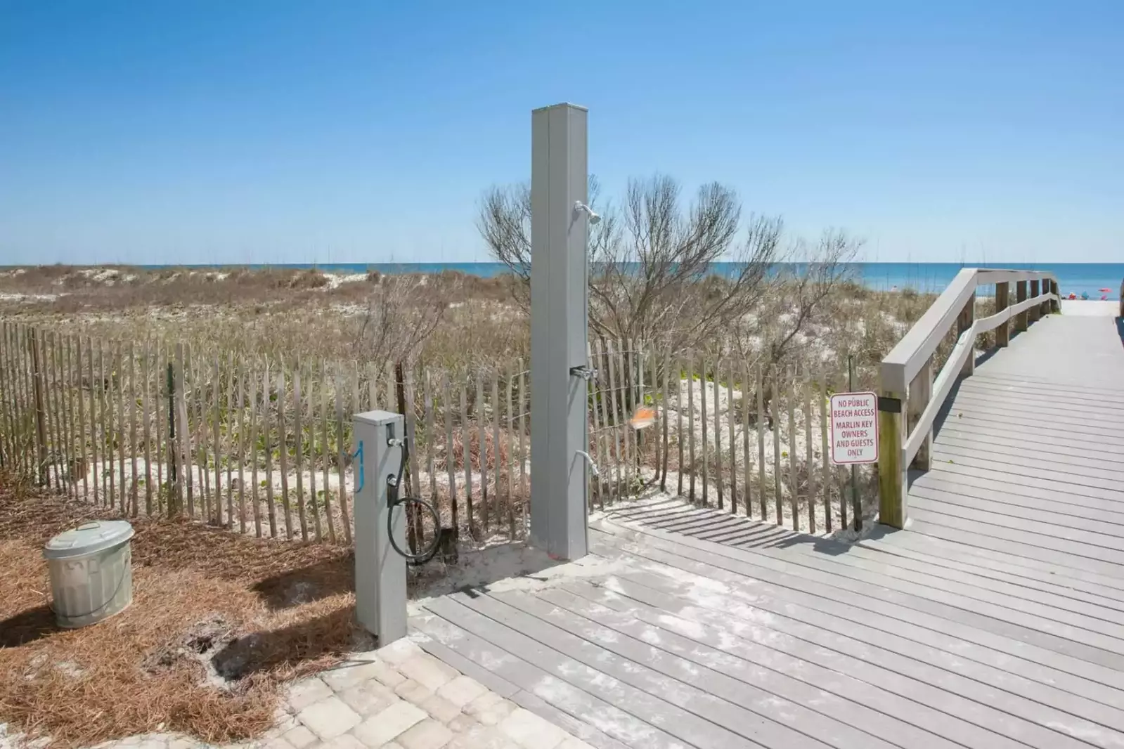 Outdoor shower on the way to/from the beach
