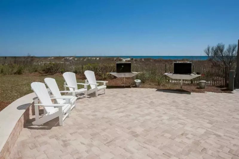 Community area overlooking beach and Gulf