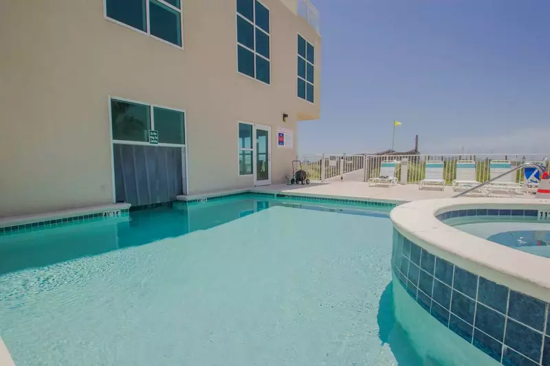 Community pool and hot tub.