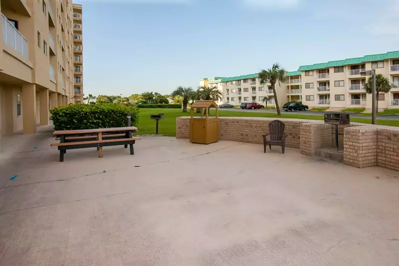 Community grill and picnic area