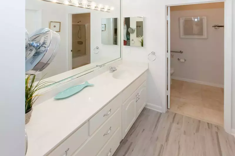 Guest bath with single vanity