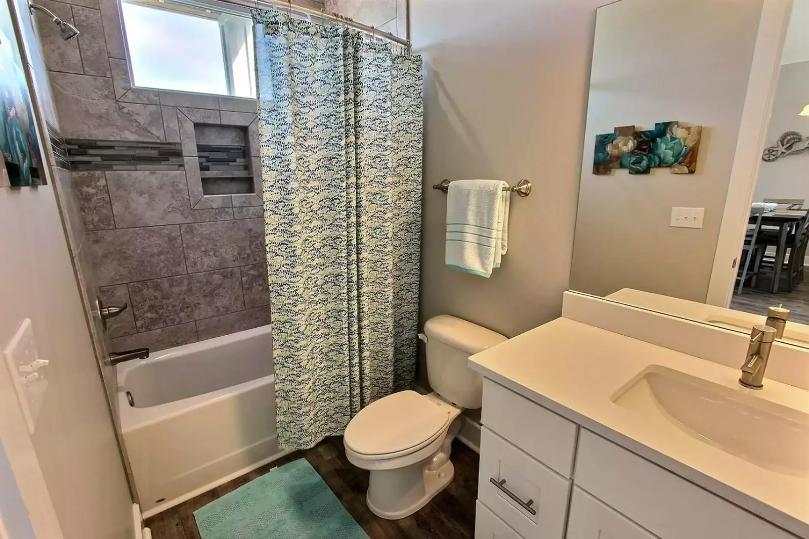 Full bath with tub/shower