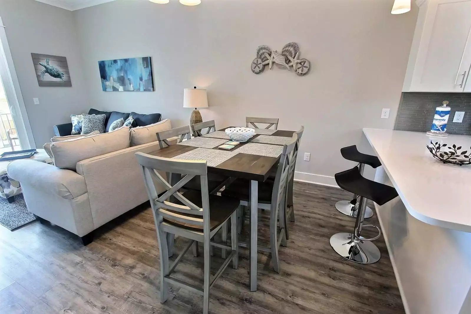 Peninsula bar for two