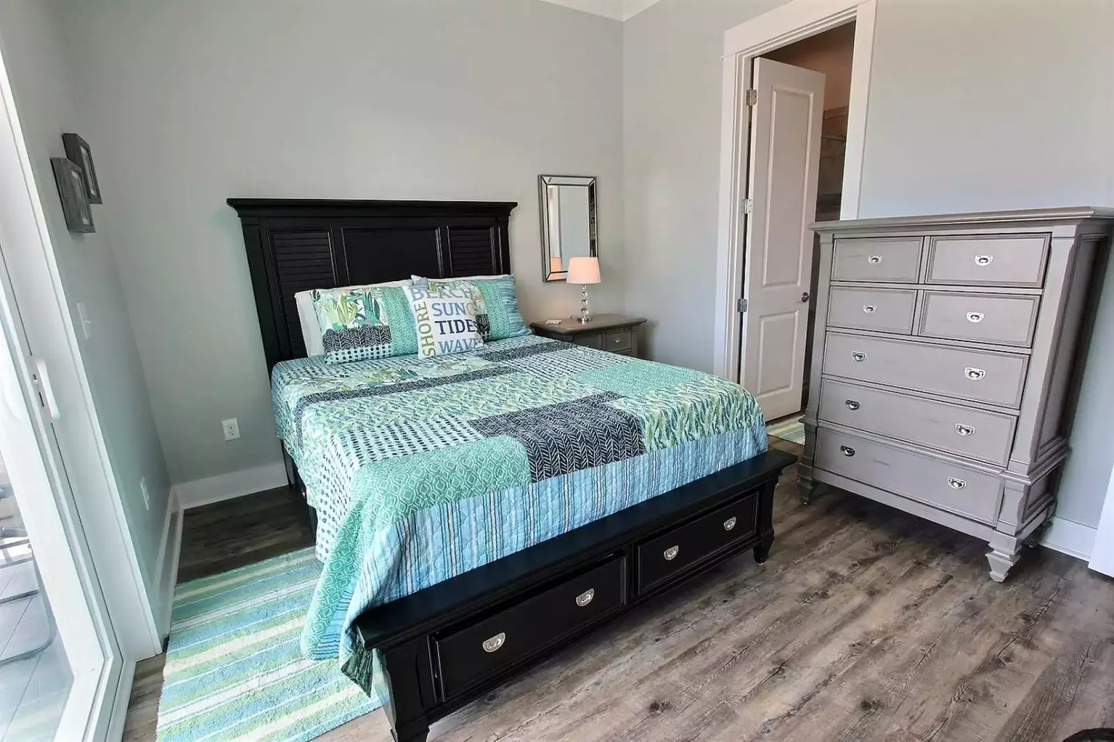 Primary room w/primary bath