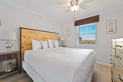 Royal Palms 403