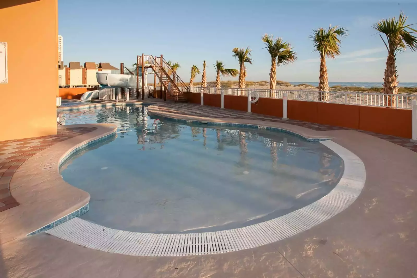 Community zero-entry pool