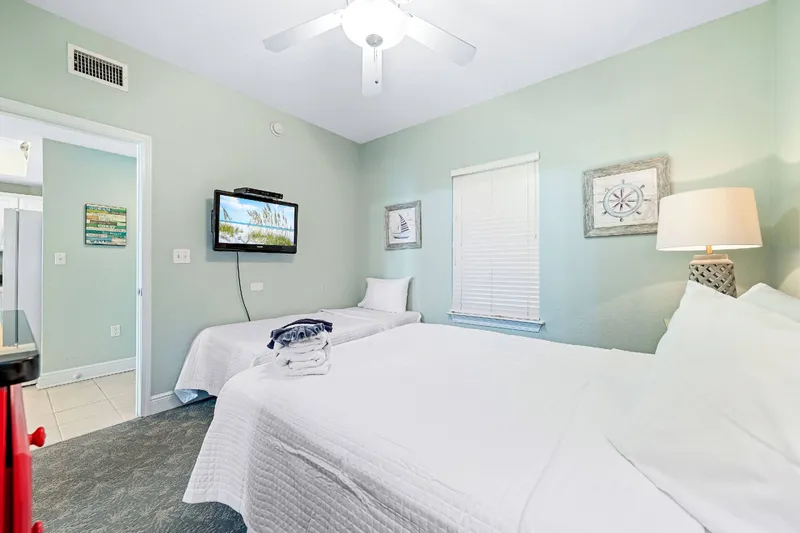 Crystal Shores West 605