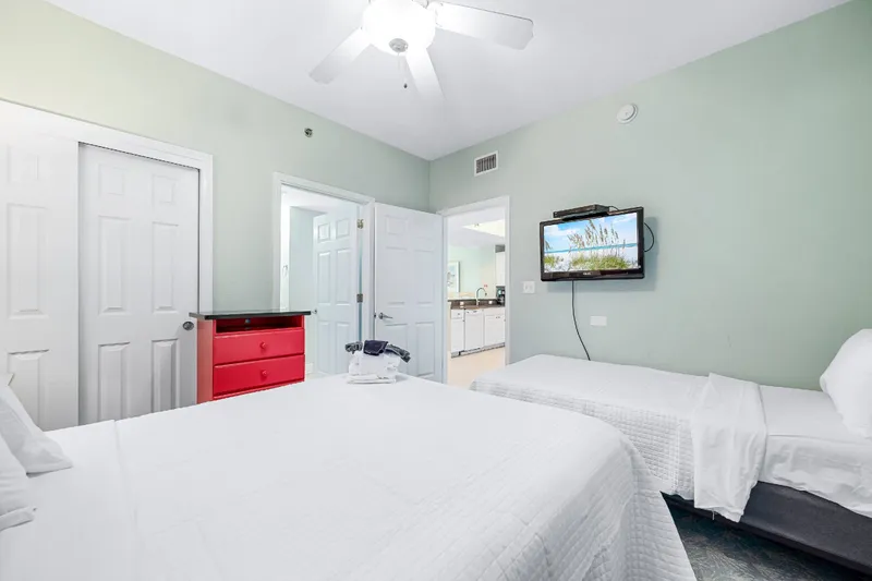 Crystal Shores West 605