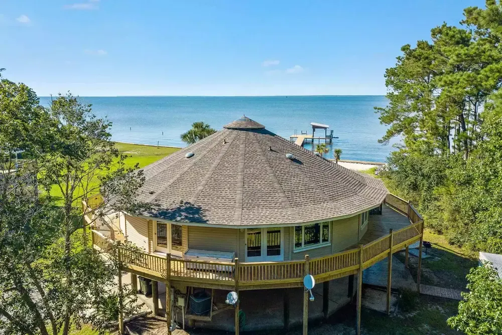 Round House Retreat on the Bay pet friendly vacation rental in Gulf Shores Alabama